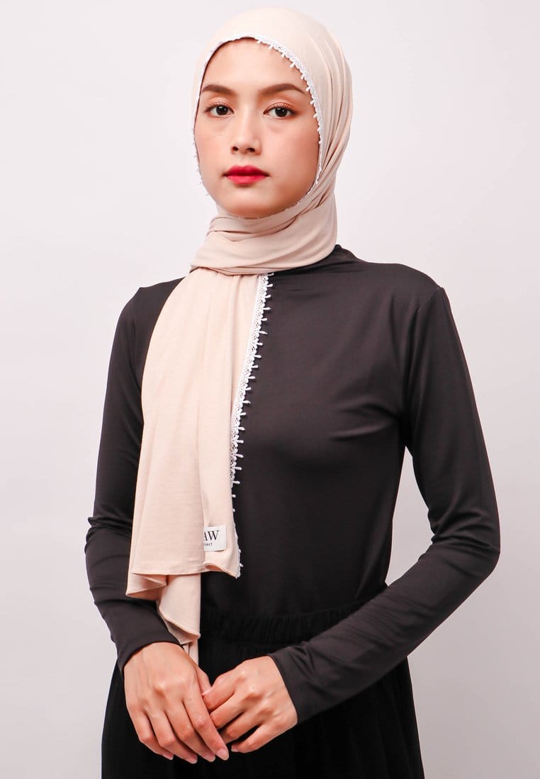 Daw Project DH060 Lace Putih Hijab Pashmina Cream