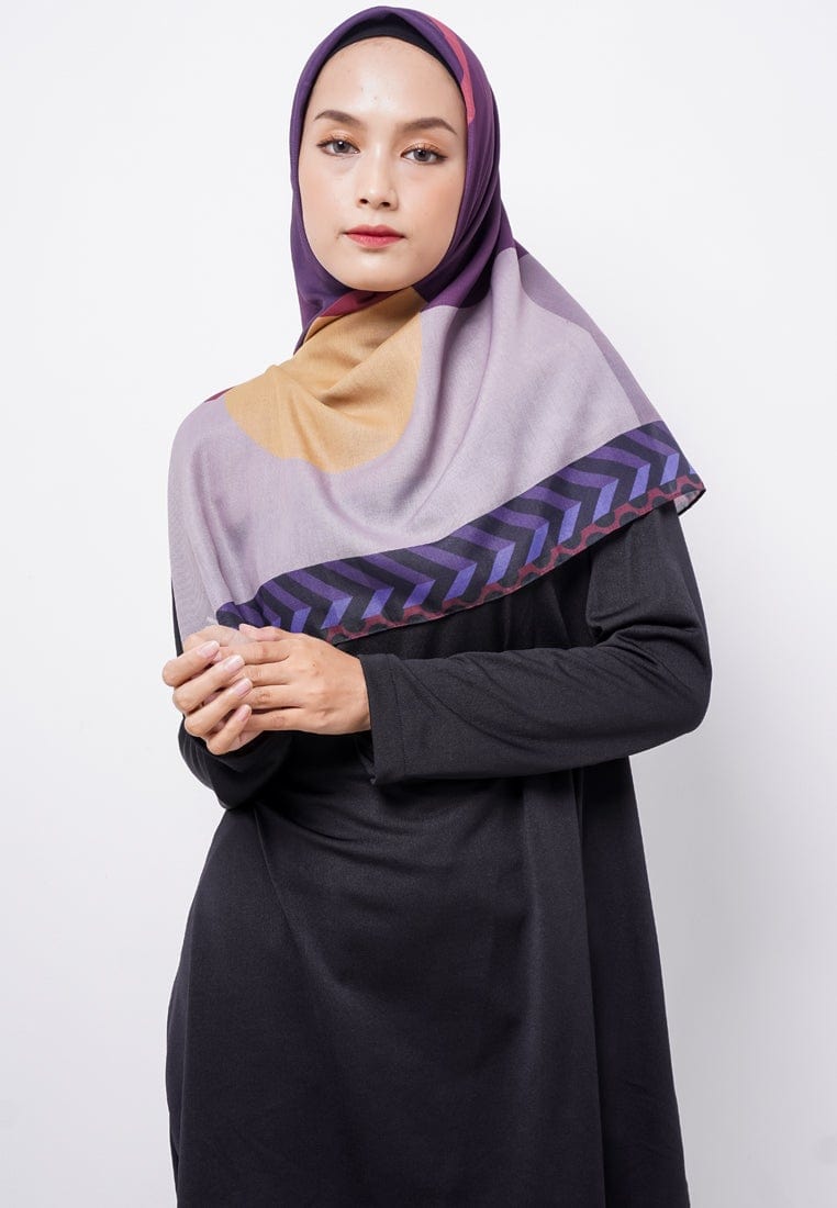 Zava  ZV025 Hijab Segiempat Voal Arrow Polka Line Maroon