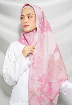 WK007 LP37B kerudung segi empat voal Penelope series bunga dusty pink