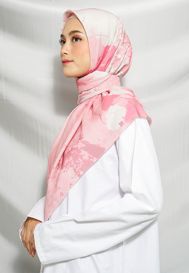 WK009 LP37D kerudung segi empat voal Penelope series bunga dusty pink putih