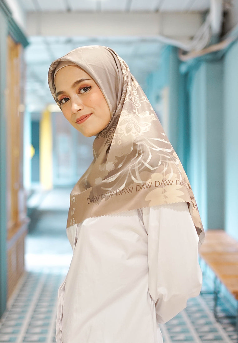 WK027 kerudung segi empat voal DAW Project Isadora Series abu charcoal