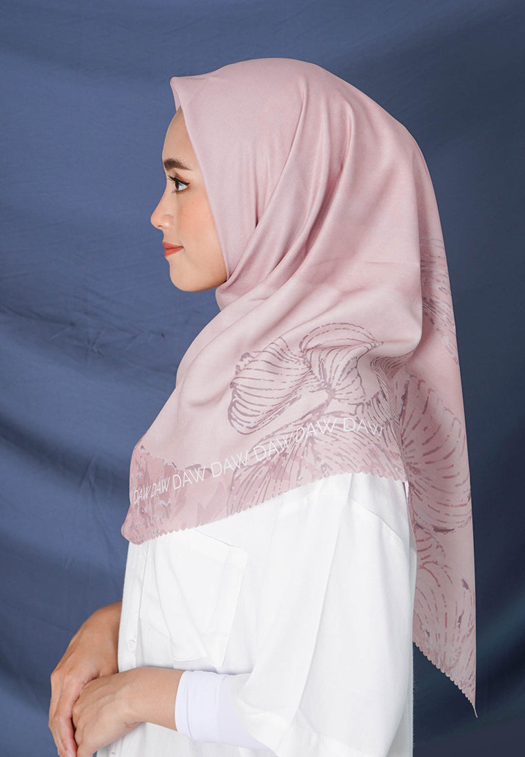 WK025 LP53D kerudung segi empat voal Coretta Series dusty pink