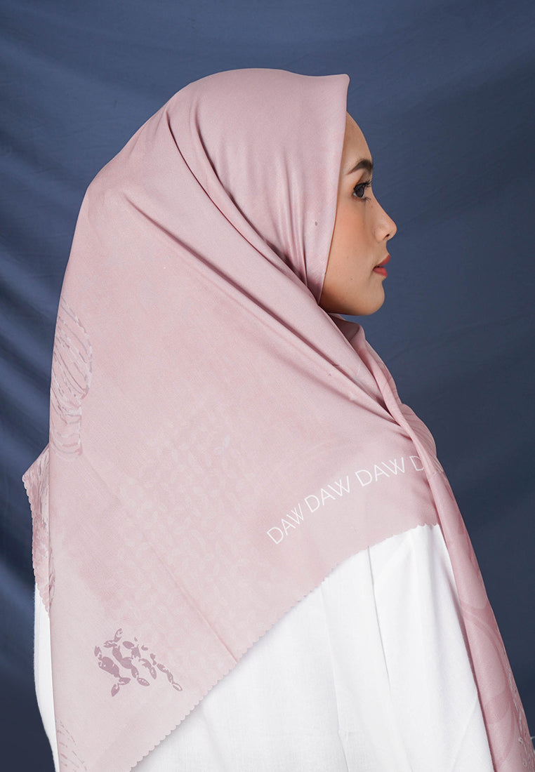 WK025 LP53D kerudung segi empat voal Coretta Series dusty pink