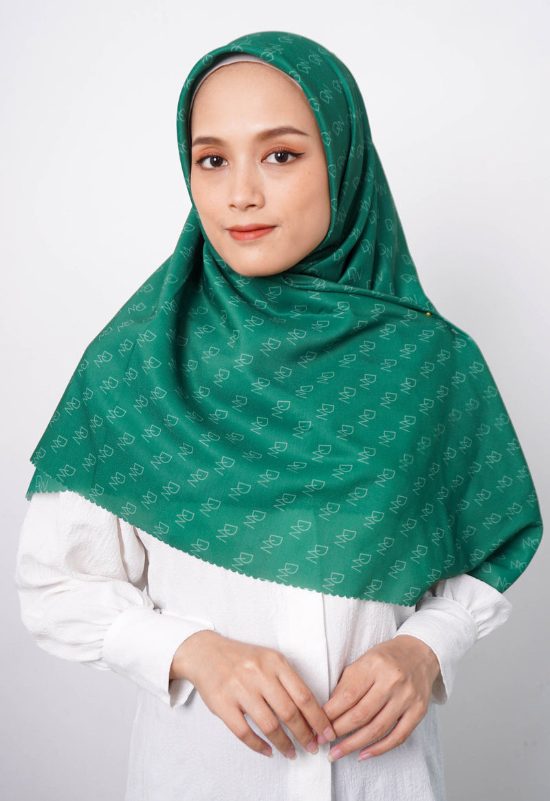 WK066 Kerudung Segi Empat Warna Hijau Emerald Motif Premium Anti Mleyot Anti Kusut Anti Lecek Hijau Emerald